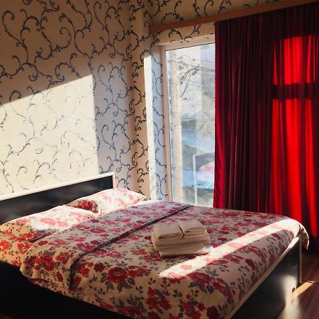 טביליסי Visit Hotel מראה חיצוני תמונה