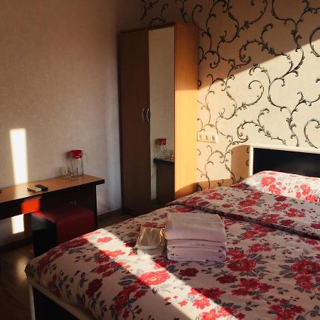 טביליסי Visit Hotel מראה חיצוני תמונה