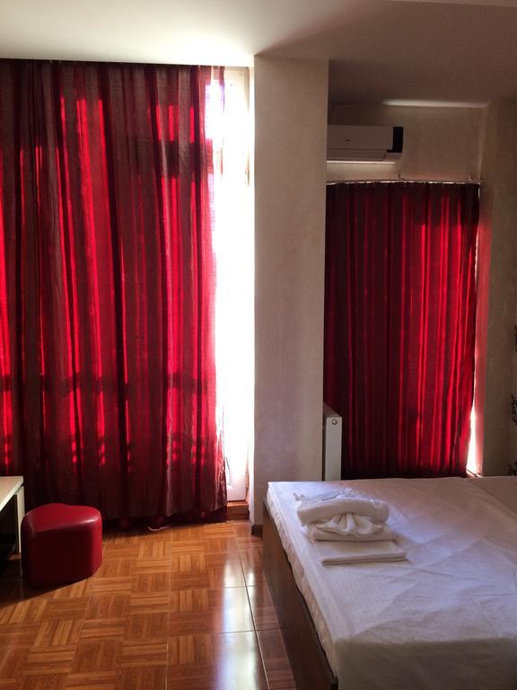טביליסי Visit Hotel מראה חיצוני תמונה