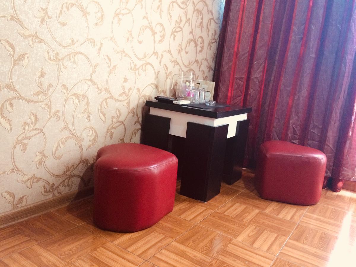 טביליסי Visit Hotel מראה חיצוני תמונה