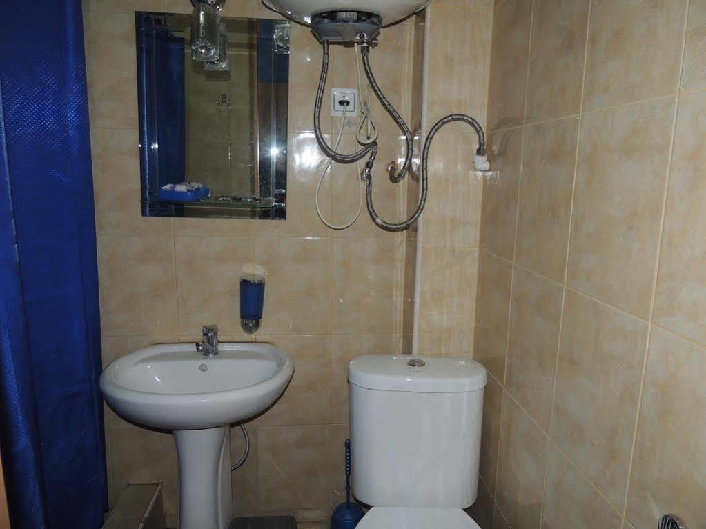 טביליסי Visit Hotel מראה חיצוני תמונה