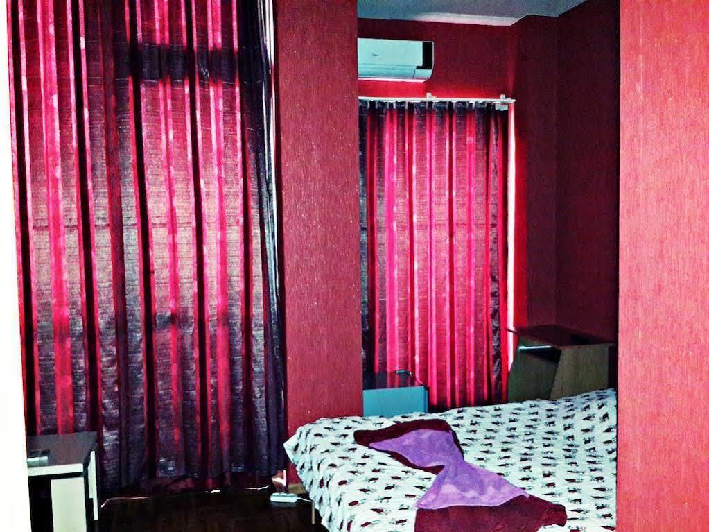 טביליסי Visit Hotel מראה חיצוני תמונה