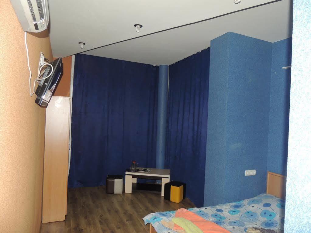 טביליסי Visit Hotel מראה חיצוני תמונה