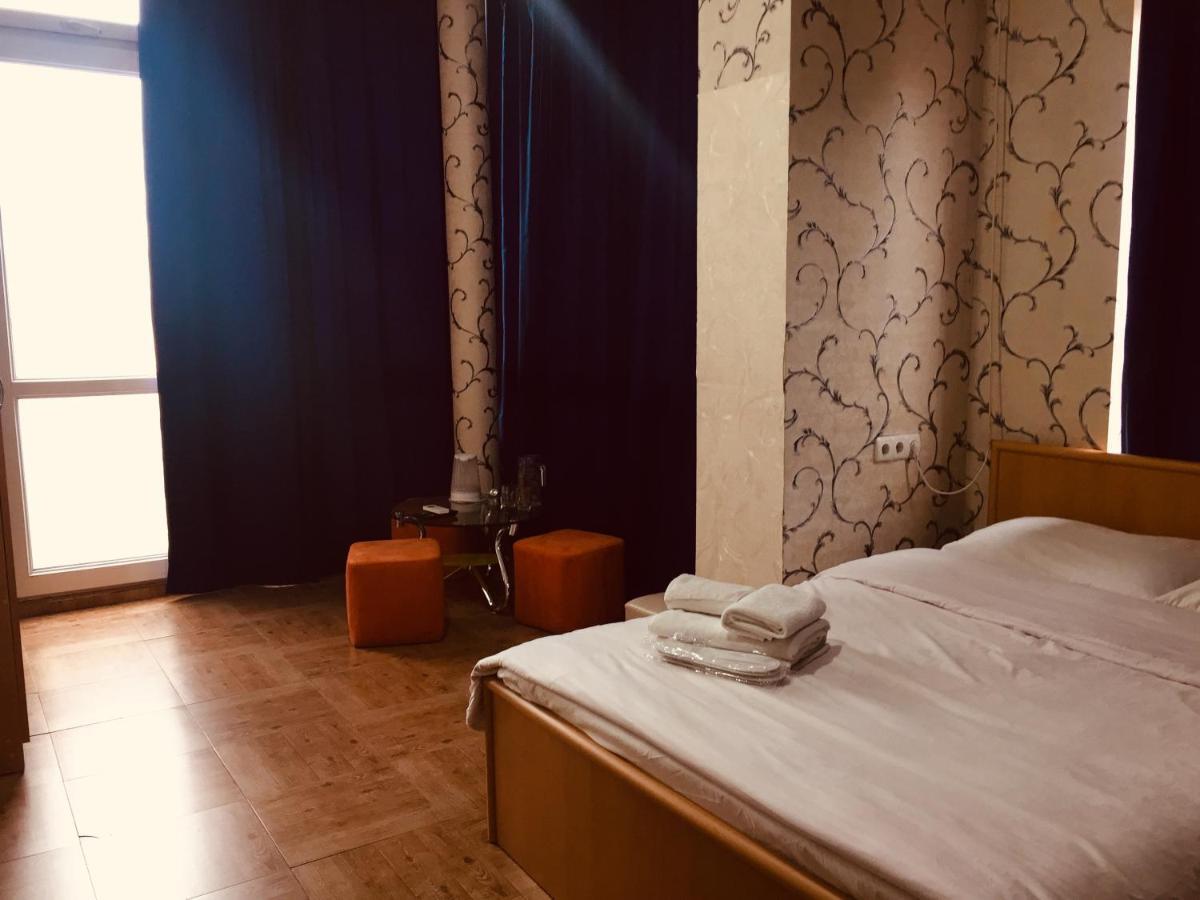 טביליסי Visit Hotel מראה חיצוני תמונה
