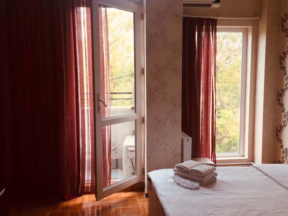 טביליסי Visit Hotel מראה חיצוני תמונה