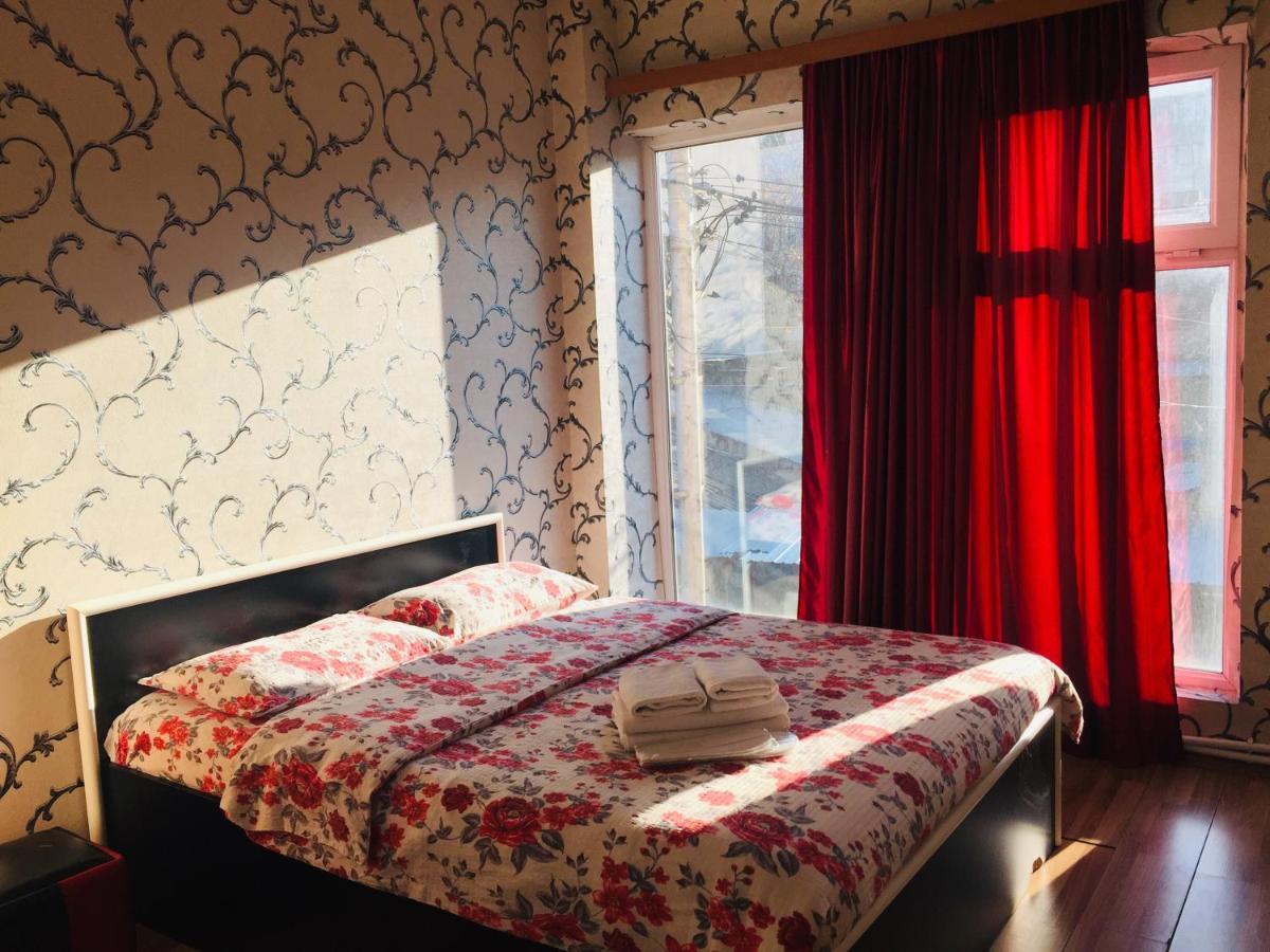 טביליסי Visit Hotel מראה חיצוני תמונה