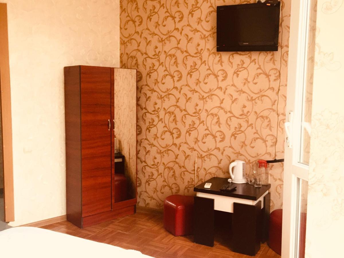 טביליסי Visit Hotel מראה חיצוני תמונה