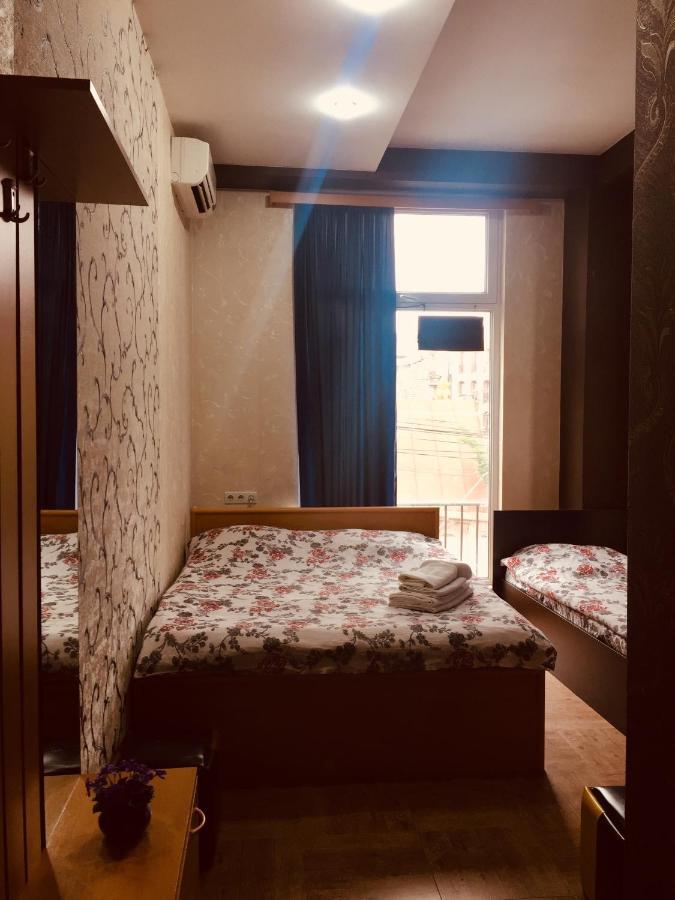 טביליסי Visit Hotel מראה חיצוני תמונה