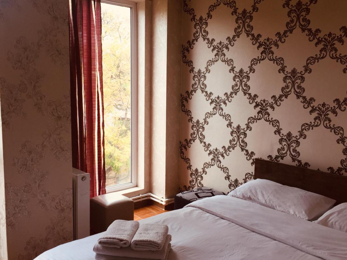 טביליסי Visit Hotel מראה חיצוני תמונה